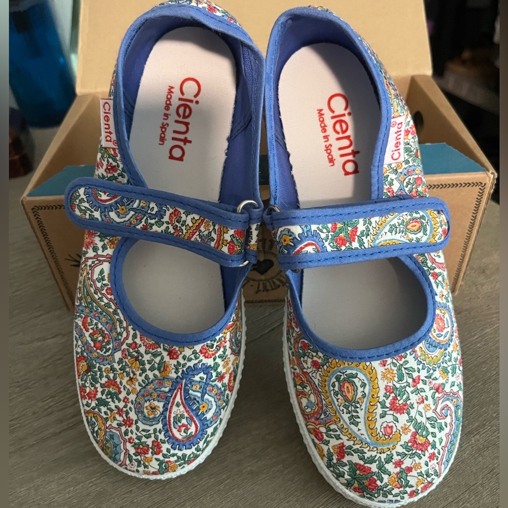 Girls Cienta Blue Floral Canvas Shoes